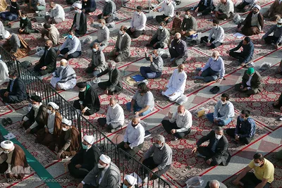 Fitr-Festgebet im Heiligen Schrein von Fatima Masuma (sa.) verrichtet