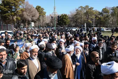 آیین تشییع پیکر آیت‌الله مستجابی در اصفهان