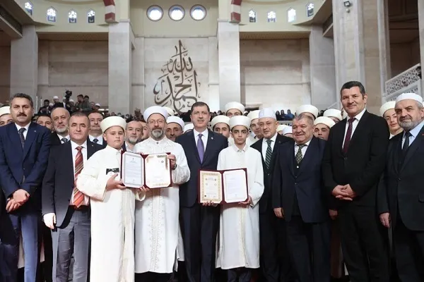 Türkiyənin “Toqat” şəhərində Quran hafizləri təqdir olunub