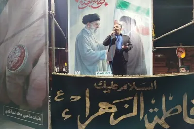 تجمع مردمی در بیعت با سومین امام انقلاب در خرم‌آباد