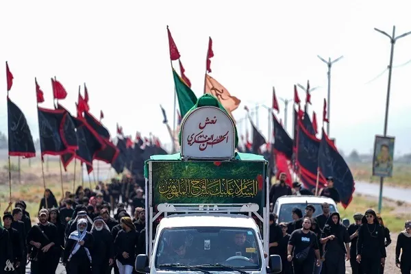 İmam Hasan Askeri’nin şehadeti vesilesiyle ziyaretçiler Samarra’ya doğru hareket ediyor