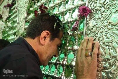 تجدید میثاق خدام حرم مطهر حضرت سیدعلاءالدین حسین(ع) با حضرت احمدبن موسی(ع)‎‎