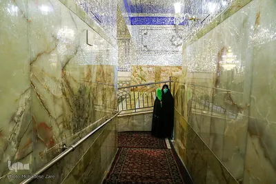 راهنمایی به بخش‌های مختلف حرم و پاسخ به سئولات زائران بخش دیگر فعالیت‌های خدام این بارگاه ملکوتی است.