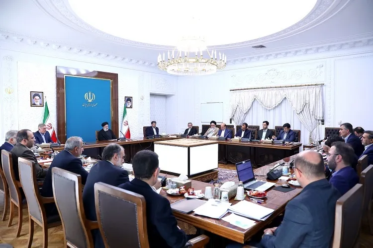 تدوین برنامه جهت اعمال مؤثر حکمرانی دولت بر پول ملی