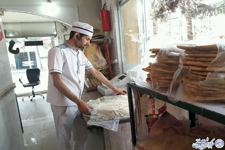 اقدامات پیشگیرانه برای جلوگیری از انتقال کرونا در نانوایی‌ها