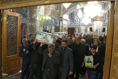 آیین وداع و تشییع پیکر مطهر ٨ شهید جنگ رمضان در شیراز