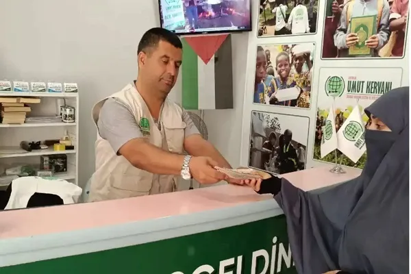 معلم قرآن اهل ترکیه تمام حقوق خود را به فلسطین اهدا کرد