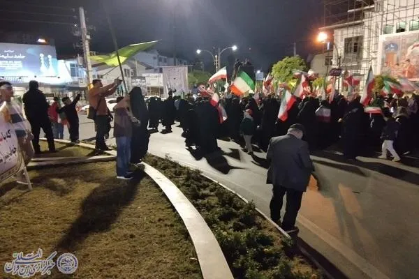 شب‌های وفاداری در بابلسر؛ شکوه اجتماع مردمی در میدان شهدا و بیعت با رهبری