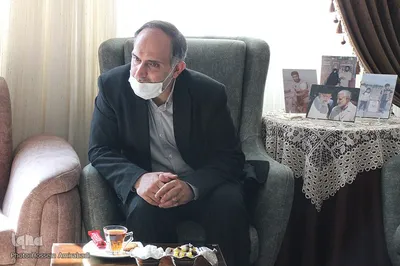 دیدار دبیر شورای فرهنگ عمومی کشور با خانواده شهید در خراسان‌جنوبی