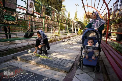 گلباران قبور شهدا‎