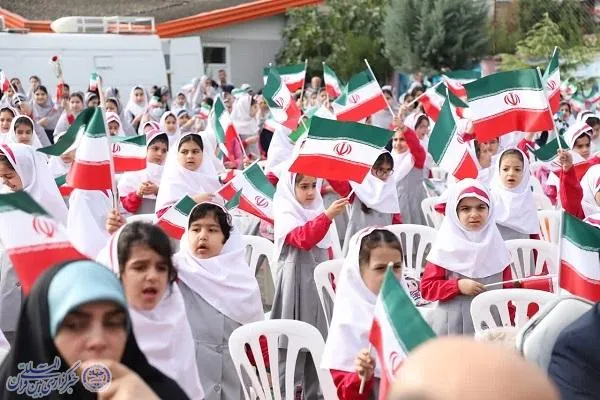 آیین استانی بازگشایی مدارس مازندران در مدرسه ابتدایی شاهد قائمشهر با حضور دختر شهید بلباسی