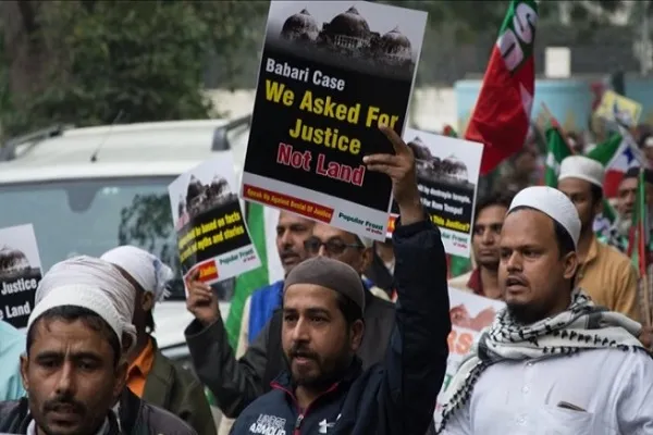 Hindistan'da Babri Camisi'nin yerine inşa edilecek caminin temeli yarın atılıyor