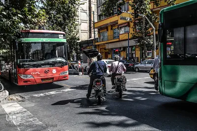 عبور غیر مجاز موتور سیکلت ها از خطوط ویژه اتوبوسرانی