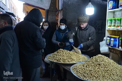 حال و هوای بازار تبریز در آخرین ساعات شروع شب یلدا