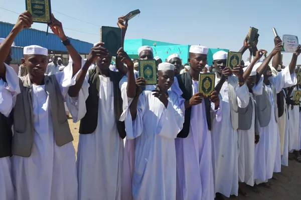 تخريج 150 حافظاً وحافظةً للقرآن شرقي السودان