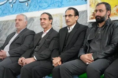 نواختن زنگ انقلاب در خرم آباد