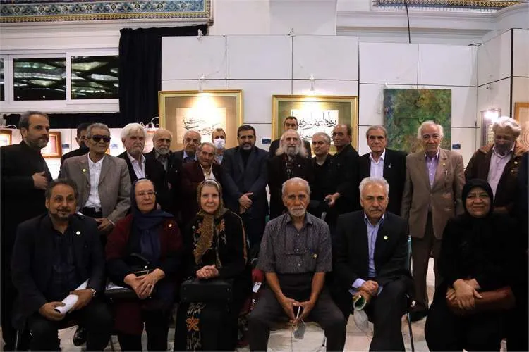 آثار هنری قرآنی بسیاری داریم