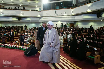 نخستین همایش آسیب شناسی پایان نامه‌ها و رساله‌ها در حوزه علوم انسانی-اسلامی
