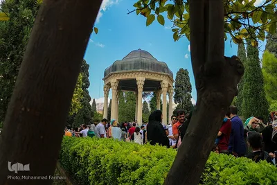 مسافران نوروزی آرامگاه حافظ
