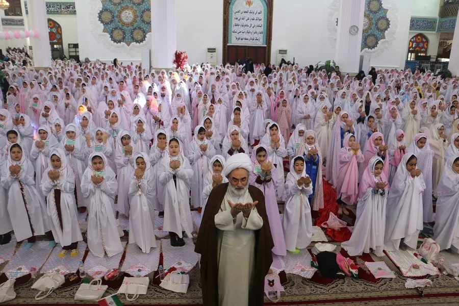 جشن تکلیف بیش از 2 هزار دختر دانش‌آموز در رشت برگزار شد