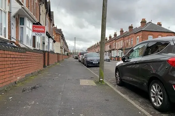 Britaniya polisi Birmingemdə ibadət edənə hücum hadisəsini araşdırır