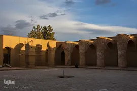 
افراشته فیروزه‌ای؛ مسجد تاریخانه‎‎ دامغان
