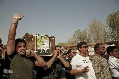 تشییع و تدفین دو نفر از جانباختگان حادثه متروپل