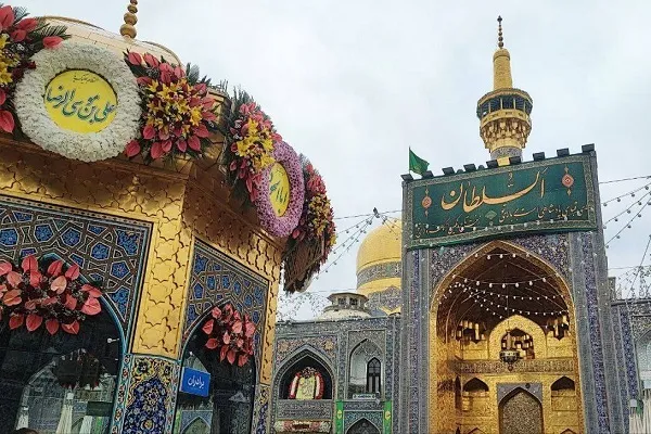 دعای توسل برای سلامتی رئیس جمهور در حرم رضوی