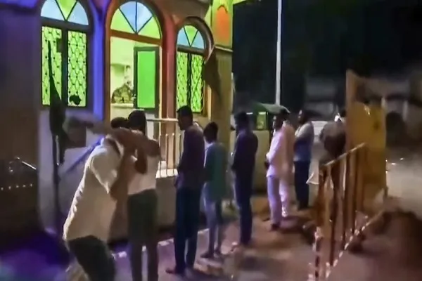 Hindistan’da Müslümanlar dövülüyor