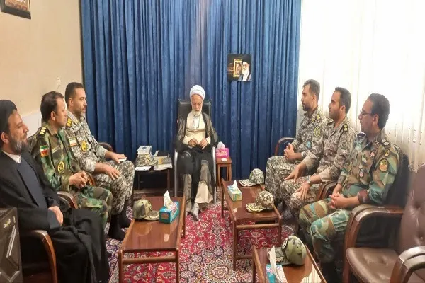 دیدار فرماندهان پدافند هوایی اراک با آیت‌الله دری نجف‌آبادی
