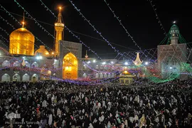 حرم مطهر رضوی در شب میلاد حضرت رضا(ع)