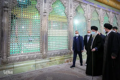 Imam Chamenei besucht Mausoleum von Imam Chomeini (ra)