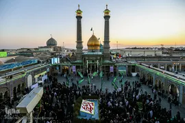 آیین تعویض پرچم سیدالکریم در شب ولادت آن حضرت