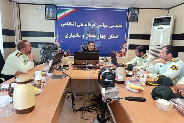 حجت‌الاسلام و المسلمین سجاد حبیبی، رئیس عقیدتی سیاسی فرمانده انتظامی چهارمحال و بختیاری با اشاره به نقش خبرنگاران در آگاهی بخشی در جامعه، اظهار کرد: مجموعه عقیدتی سیاسی فراجا با بهره‌گیری از منویات مقام معظم رهبری (مدظله‌العالی) و در راستای ارتقای معنویت، بصیرت دینی و تحکیم ارزش‌های اسلامی، اجرای برنامه‌های متنوع فرهنگی را در دستور کار قرار داده و تلاش می‌کند با مشارکت کارکنان و خانواده‌های آنان، زمینه رشد فرهنگی و اعتقادی را بیش از پیش فراهم سازد.  وی با اشاره به اجرای مستمر برنامه‌های فرهنگی در سطح فرماندهی انتظامی چهارمحال و بختیاری، افزود: برگزاری نشست‌های بصیرتی، دوره‌های آموزشی، محافل انس با قرآن کریم، جلسات اخلاق، برنامه‌های فرهنگی ویژه مناسبت‌های ملی و مذهبی و همچنین فعالیت‌های ویژه خانواده‌های کارکنان، از مهمترین برنامه‌هایی است که با هدف تقویت بنیان خانواده، افزایش نشاط معنوی و ارتقای سرمایه فرهنگی سازمان دنبال می‌شود.  رئیس عقیدتی سیاسی فرماندهی انتظامی چهارمحال و بختیاری، مسابقات قرآن کریم را یکی از مؤثرترین برنامه‌های فرهنگی فراجا دانست و تصریح کرد: مسابقات سراسری قرآن کریم هر ساله با حضور پرشور کارکنان، خانواده‌ها و فرزندان آنان در رشته‌های مختلف برگزار می‌شود و خوشبختانه شاهد استقبال چشمگیر از این رویداد معنوی هستیم، بدون تردید، گسترش فرهنگ قرآنی، یکی از مهم‌ترین راهکارهای تقویت سلامت معنوی، اخلاق حرفه‌ای و ارتقای روحیه خدمت صادقانه در مجموعه انتظامی است.  وی با اشاره به ایام اربعین حسینی، گفت: امسال نیز همانند سنوات گذشته، موکب الحسین شهدای فراجا با هدف خدمت‌رسانی به زائران حضرت اباعبدالله الحسین (ع) در مسیر زوار برپا شد، این مواکب با مشارکت کارکنان، خانواده‌ها و خادمان افتخاری، خدمات فرهنگی، مذهبی، پذیرایی و رفاهی متنوعی را به زائران ارائه کرد.   حبیبی ادامه داد: علاوه بر خدمت‌رسانی در مسیر پیاده‌روی اربعین، در شب‌های تجمعات خونخواهی امام شهید نیز با برپایی مواکب متعدد برنامه‌های فرهنگی، قرآنی، سخنرانی، مدیحه‌سرایی، پاسخگویی به مسائل شرعی و خدمات رفاهی نیز برای مردم مبعوث شده انجام شد و ما خدمت به مردم و زائران سیدالشهدا(ع) را افتخاری بزرگ برای مجموعه فراجا می‌دانیم و تمام تلاش خود را برای ارائه خدمات شایسته به کار خواهیم بست.  رئیس عقیدتی سیاسی فرماندهی انتظامی استان از برنامه‌ریزی برای برگزاری دومین همایش استانی نماز خبر داد و اظهار کرد: این همایش با هدف ترویج فرهنگ نورانی نماز، شناسایی و معرفی الگوهای موفق، تبادل تجربیات و تقویت جایگاه این فریضه الهی در محیط‌های کاری و خانواده‌ها برگزار خواهد شد.  وی همچنین از آمادگی کامل این مجموعه برای حضور مؤثر در اجلاسیه سراسری نماز خبر داد و گفت: برنامه‌ریزی‌های لازم برای ارائه دستاوردها و اقدامات شاخص فرماندهی انتظامی استان در حوزه ترویج فرهنگ اقامه نماز انجام شده و امیدواریم با همکاری تمامی رده‌ها، گام‌های مؤثری در تحقق منویات رهبر معظم انقلاب اسلامی در توسعه و ترویج فرهنگ نماز برداریم.   حبیبی در پایان با تأکید بر اینکه امنیت پایدار، ریشه در ایمان، اخلاق و معنویت دارد، خاطرنشان کرد: امروز هر اندازه در حوزه فرهنگ، قرآن، نماز و تحکیم بنیان خانواده سرمایه‌گذاری کنیم، به همان میزان شاهد افزایش سلامت سازمانی، ارتقای روحیه جهادی، رضایتمندی کارکنان و اعتماد بیشتر مردم به مجموعه انتظامی خواهیم بود. عقیدتی سیاسی فرماندهی انتظامی استان با تمام ظرفیت، مسیر ترویج فرهنگ اسلامی و خدمت صادقانه به کارکنان، خانواده‌های آنان و مردم عزیز را با قوت ادامه خواهد داد. 