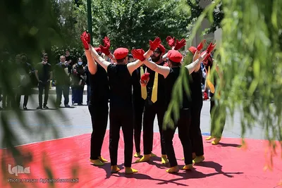نمایش خیابانی «این کجا و آن کجا» 