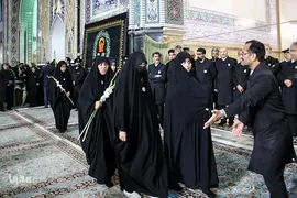 مراسم استقبال ازخانواده‌های شهدای شاهچراغ در مشهد مقدس