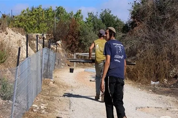 Yahudi yerleşimciler Batı Şeria'da Filistinlilerin arazisine el koydu