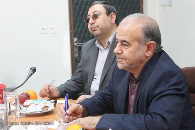 نشست صمیمی پیشکسوتان و قرآنیان در اراک