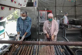 هم‌نمکی ده هزار نفره در عید غدیر