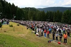 Grand rassemblement des musulmans, au pied de la montagne Cheikh Hassan Ahwazi en Bosnie+vidéo