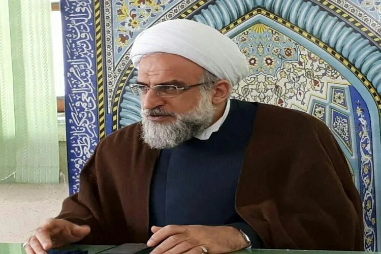 نماز جمعه به مردم آگاهی دینی می دهد / هراس دشمن از جایگاه نماز جمعه