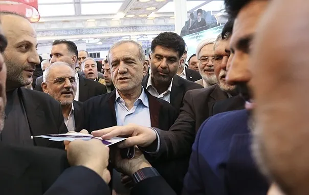 Cumhurbaşkanı Pezeşkiyan, İQNA'nın fahri muhabiri oldu