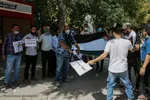 تجمع افغانستانی‌های مقیم مشهد در مقابل کنسولگری پاکستان
