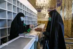 در راستا حفظ رعایت پروتکل‌های بهداشتی در حال حاضر خدمات کفشداری ارائه نمی‌شود. سعه صدر، حسن برخورد واخلاق خوش خواهران کفشدار در راستای تکریم زائران در ارائه خدمات کفشداری در کفشداریهای ویژه بانوان، عامل مهمی در زمینه ارتقای خدمات مطلوب و شایسته و افزایش رضایتمندی بانوان زائر به شمار می‌آید.