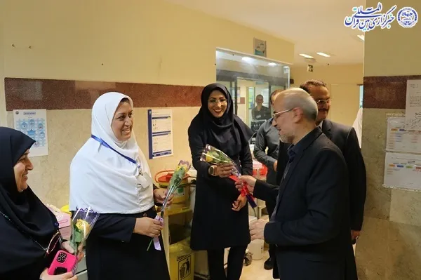 دیدار فرماندار بابلسر با پرستاران ،به مناسبت میلاد حضرت زینب کبری(ع) و روز پرستار
