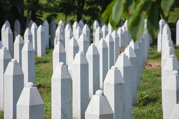 Bosna Hersek'in kanayan yarası Srebrenitsa