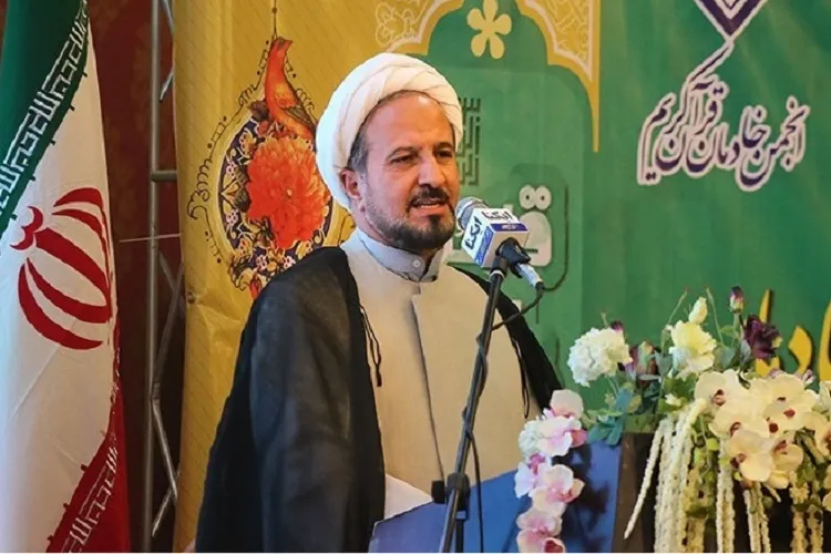 چهره‌های قرآنی از درون مؤسسات به جامعه معرفی می‌شوند