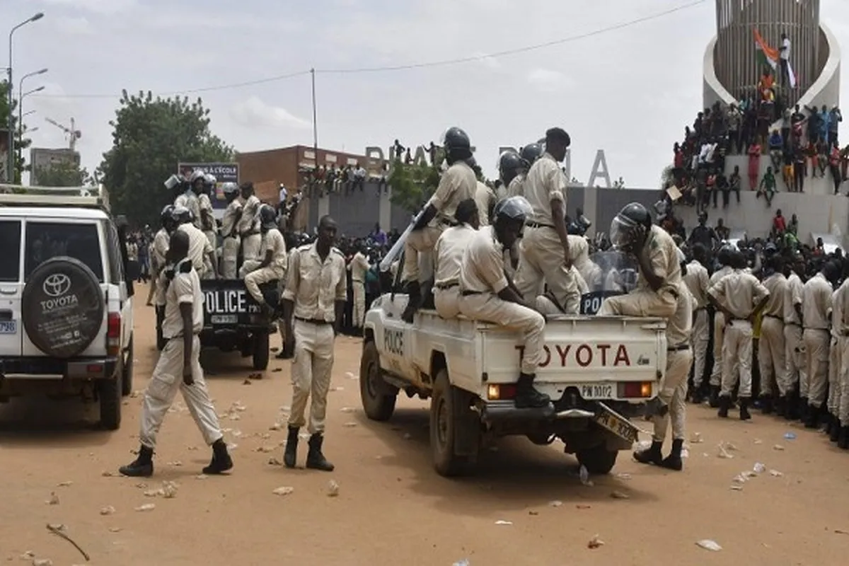 Coup d'Etat au Niger : la France évacue ses ressortissants