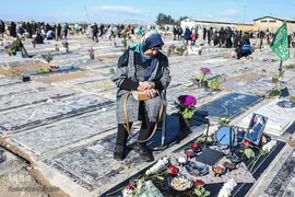 آغاز سال نو در کنار شهدا و درگذشتکان