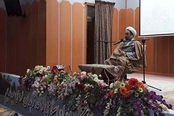 نگاه فراقومی و فرامذهبی امام(ره) در انقلاب اسلامی